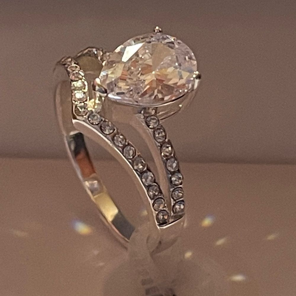 New in box CHARTER CLUB Fine Silver Plate Cubic Zirconia tear drop Ring